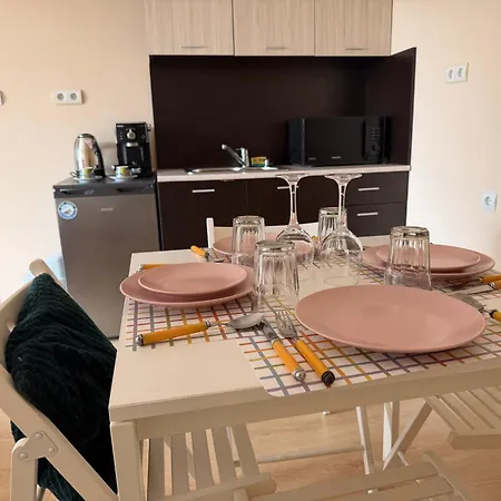 корал Apartmanhotel 3*