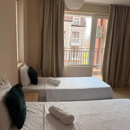 Apartmanhotel корал 3*